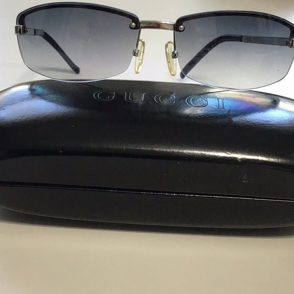 GUCCI SUNGLASSES